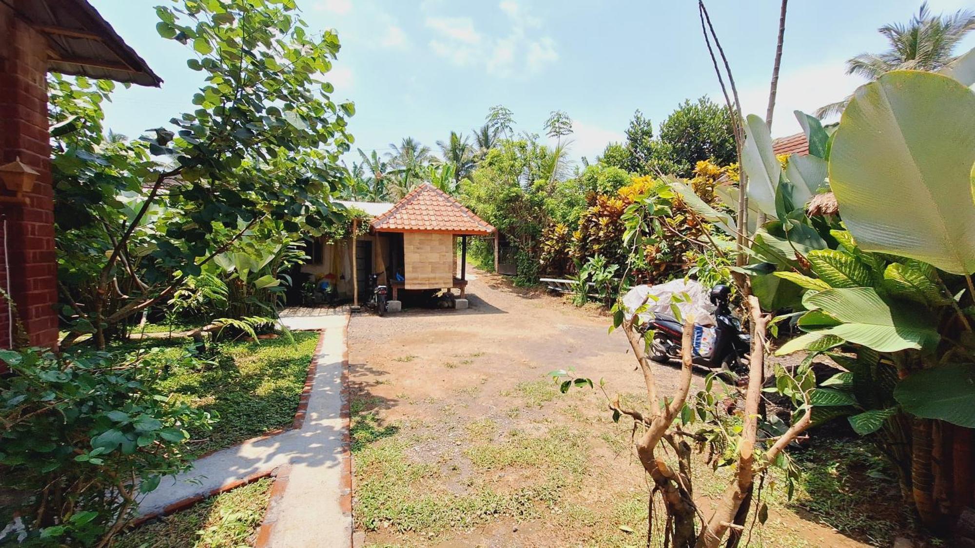 Bunga Maliq Bungalow Lombok 테테바투 객실 사진